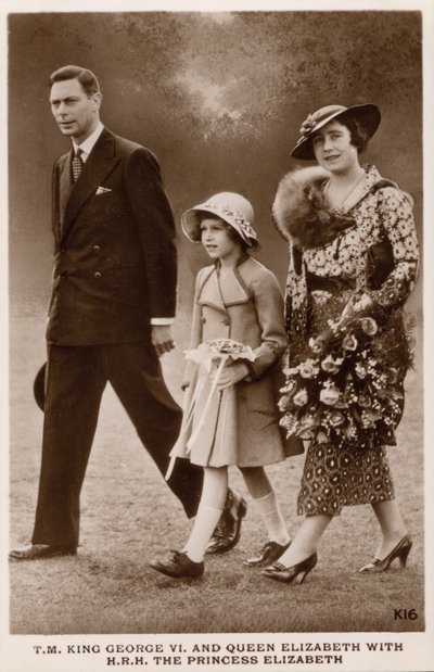 Le roi George VI et la reine Elizabeth avec leur fille la princesse Elizabeth (future reine Elizabeth II) - English Photographer