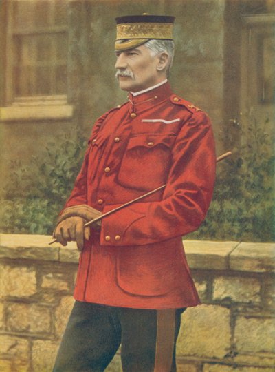 Lieutenant-général Sir Frederick W. E. F. Forestier-Walker, commandant la ligne de communication, Afrique du Sud. En veste de patrouille écarlate - English Photographer