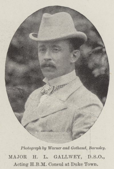 Major H L Gallwey, DSO, consul par intérim de HBM à Duke Town - English Photographer