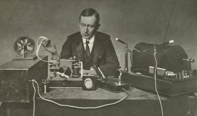 Marconi avec un appareil sans fil précoce - English Photographer
