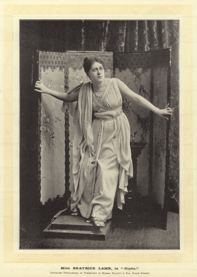 Mlle Beatrice Lamb, dans Niobe - English Photographer