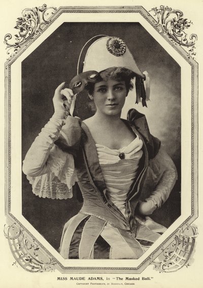 Mlle Maude Adams, dans Le Bal Masqué - English Photographer