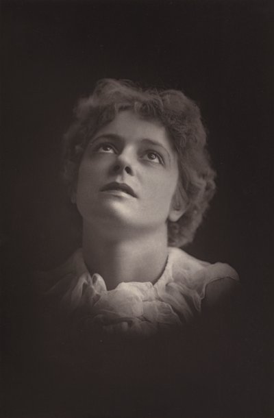 Mlle Olga Brandon - English Photographer