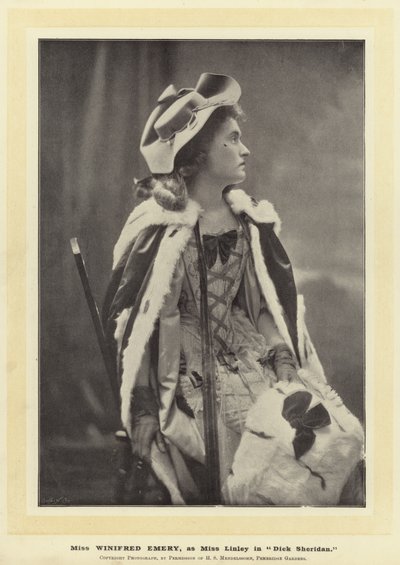 Miss Winifred Emery, en Miss Linley dans Dick Sheridan - English Photographer