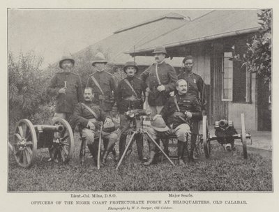 Officiers de la force de protection de la côte du Niger au quartier général, Old Calabar - English Photographer