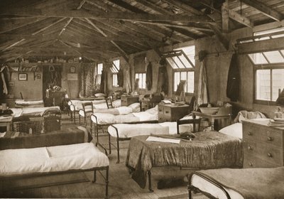 Une des chambres, Donington Hall, illustration de Prisonniers allemands en Grande-Bretagne - English Photographer