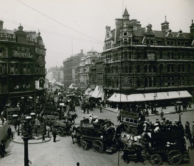 Rue Oxford et Tottenham Court Road, Londres - English Photographer