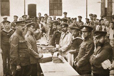 Colis arrivant de chez eux, Handforth, illustration de Prisonniers allemands en Grande-Bretagne - English Photographer