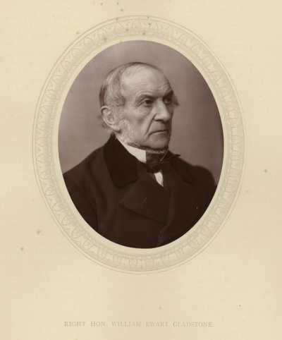 Le Très Hon. William Ewart Gladstone - English Photographer