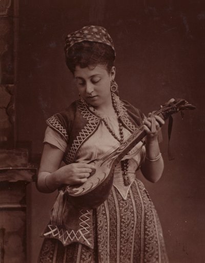 Seline Dolaro - English Photographer