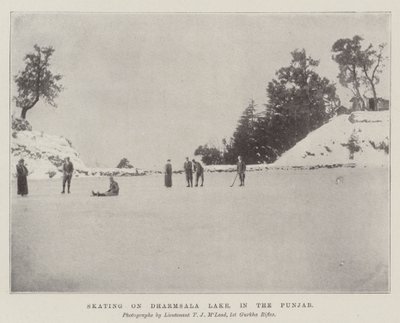 Patinage sur le lac Dharmsala, au Pendjab - English Photographer