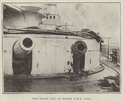 Le canon éclaté à bord du HMS Ajax - English Photographer