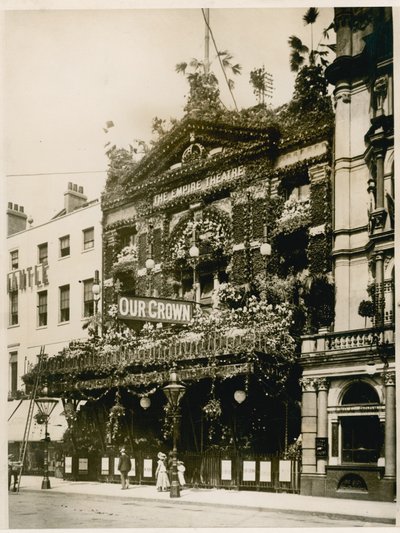 The Empire Theatre, Leicester Square, Londres, décoré pour le jubilé de diamant de la reine Victoria, juin 1897 - English Photographer