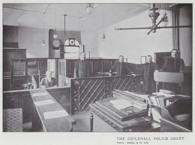 Le Tribunal de Police de Guildhall - English Photographer
