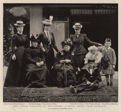 Le Dernier Portrait de la Reine, un Groupe Royal de Balmoral - English Photographer