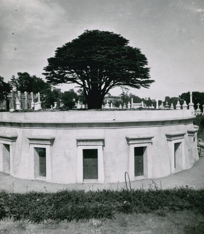 La Catacombe du Liban, Highgate Cemetery - English Photographer