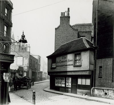 La vieille boutique de curiosités, Portsmouth Street, Lincolns Inn Fields, Londres - English Photographer