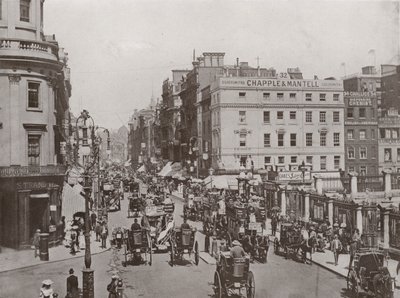 Le Strand, près de Charing Cross, vue vers l