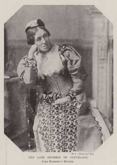 Feu la duchesse de Cleveland, mère de Lord Rosebery - English Photographer