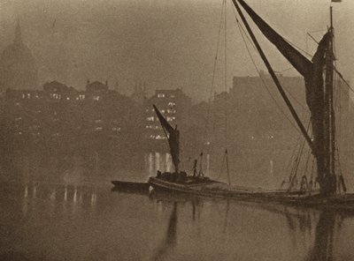 Les ombres de la nuit tombent lentement sur la rivière de Londres (photo n/b) - English Photographer