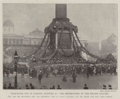 Jour de Trafalgar à Londres, 21 octobre, les décorations de la colonne Nelson - English Photographer