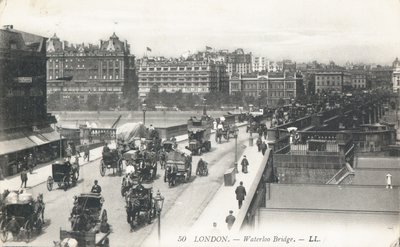 Circulation passant sur Waterloo Bridge - English Photographer