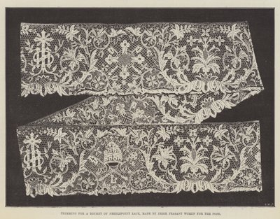 Ornement pour un rochet en dentelle à l