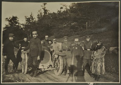 William Lawrence Bragg et Harold Roper faisant partie d