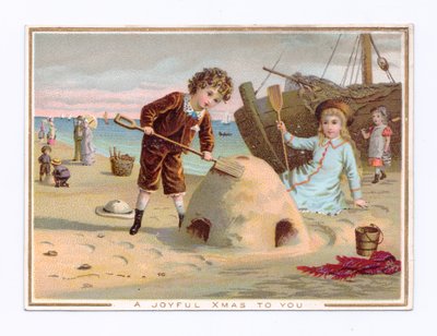 Carte de Noël victorienne avec un garçon construisant un château de sable sur une plage, vers 1880 (lithographie en couleur) - English School