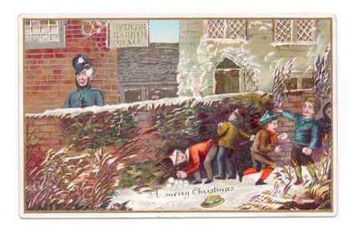 Carte de Noël victorienne de garçons se cachant derrière un mur de briques lançant une boule de neige à un policier, vers 1880 (lithographie en couleur) - English School
