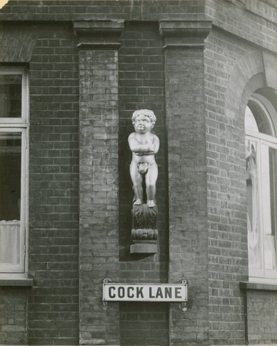 Cock Lane et le Gros Garçon, ou statue du Garçon Doré; photographie - English School