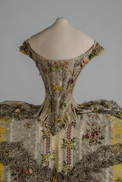 Manteau de poupée de mode (corsage) - English School