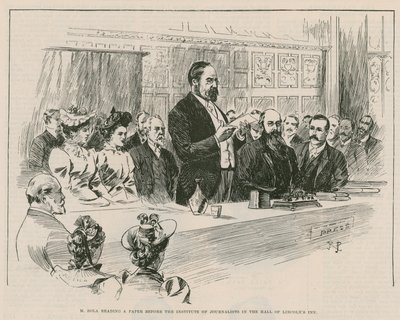 M. Émile Zola lisant un article devant l