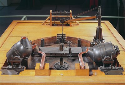 Modèle du convertisseur inventé par Henry Bessemer (1813-98) en 1855 - English School