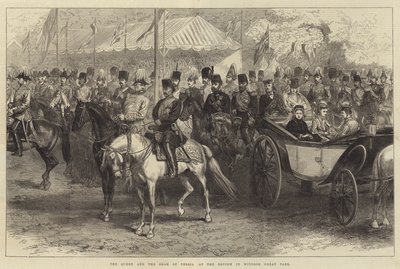 La reine et le shah de Perse à la revue dans le Grand Parc de Windsor - English School
