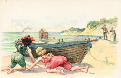 Deux femmes en maillot de bain se cachent derrière une barque - English School