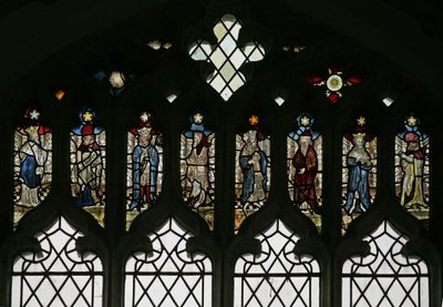 Fenêtre N6 représentant les lumières de la rosace avec une série de rois et de prophètes - English School