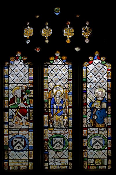 Fenêtre représentant Saint Christophe, Saint Michel, Saint Pierre - English School