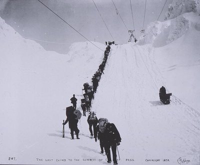 La dernière ascension vers le sommet du col Chilcoot à la frontière Canada-États-Unis - Eric A. Hegg