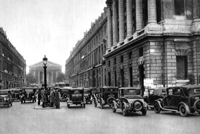 Entrée de la rue Royale avec la Madeleine au loin, Paris, 1931 - Ernest Flammarion