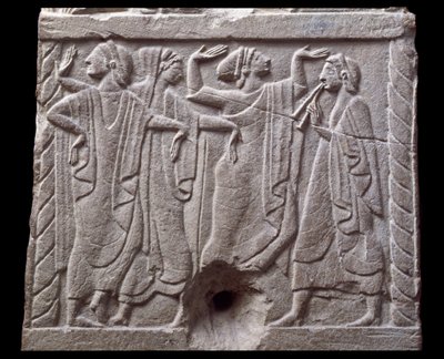 Relief avec danseurs d