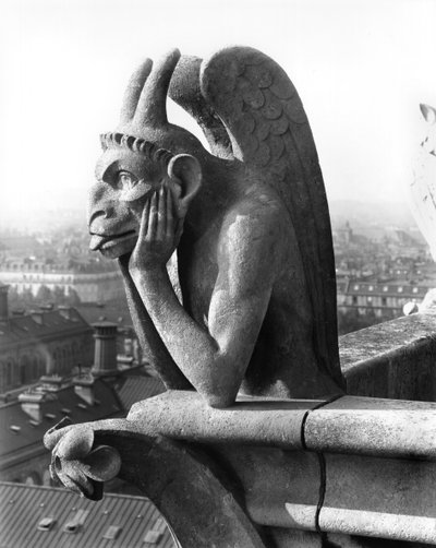 Gargouille démon de la balustrade de la Grande Galerie de la façade ouest, réplique d