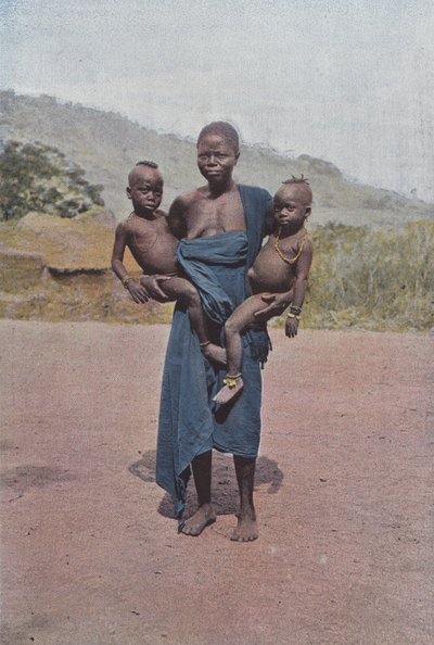 Dahoméenne portant ses deux jumeaux - European Photographer