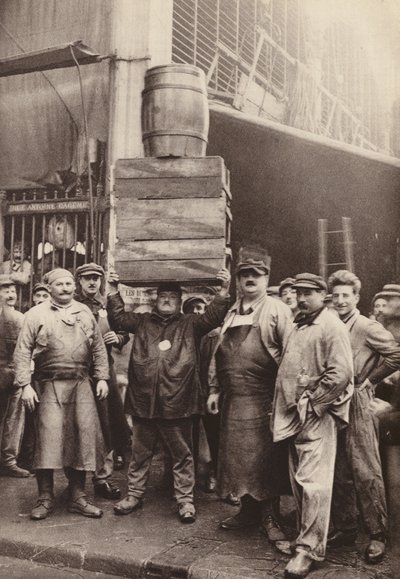 Paris : Les Forts de la Halle ; Porteurs du Marché Central (photo n/b) - European Photographer