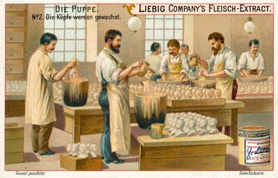 Cirage des têtes de poupées - European School