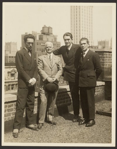 [Portrait de groupe de F. Vecchi, Dr. Brinton, F. Azari, et O.L. Foletti]. - Fedele Azari
