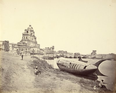 Palais Chutter Manzil, avec le bateau du roi en forme de poisson sur la rivière Gomti - Felice Beato