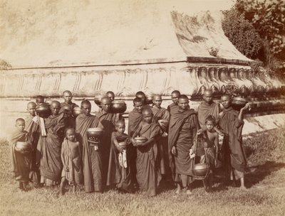 Retour à leur Monastère - Prêtres Birmans après avoir quémandé leur nourriture quotidienne - Felice Beato