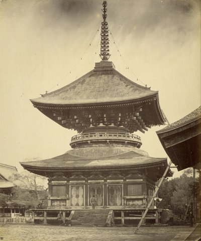 Pagode à un étage, sanctuaire Hachiman, Kamakura - Felice Beato