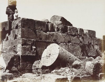 Ruines des colonnes du temple de Jupiter, dans la zone archéologique d